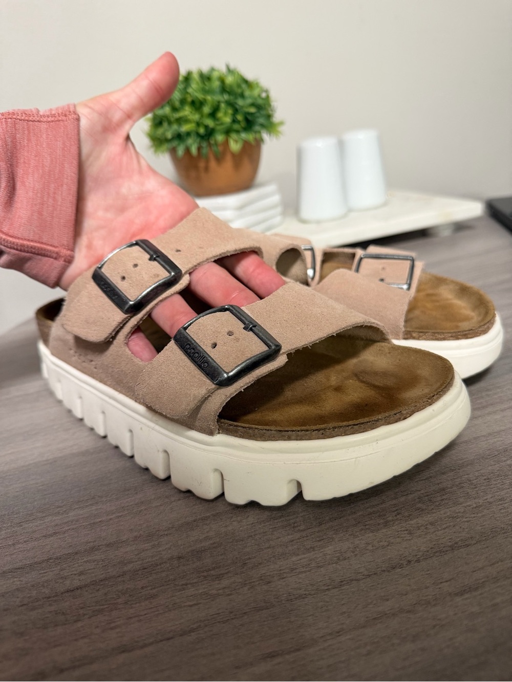 Papillio by Birkenstock Platform Arizona Sandals – Light Taupe Suede – EU 39 / U